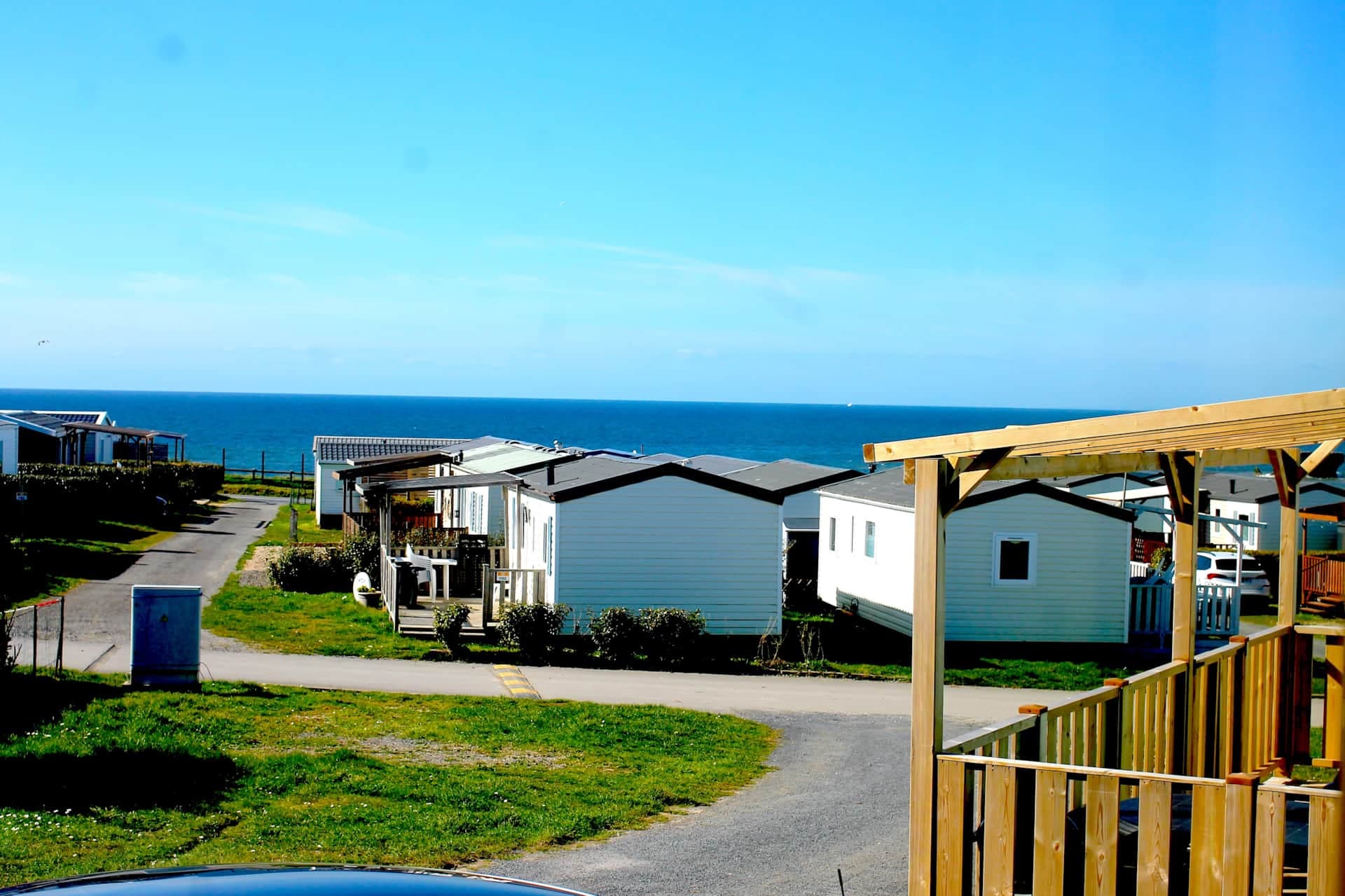 Vue mer panoramique depuis BluePortel sur la Côte d'Opale